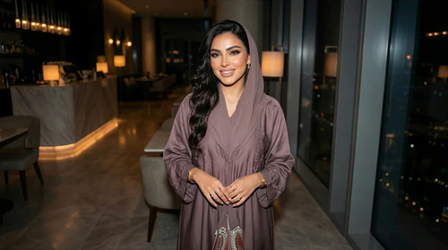 Luxury GCC Woman Lifestyle – Modern Abaya Influencer Series